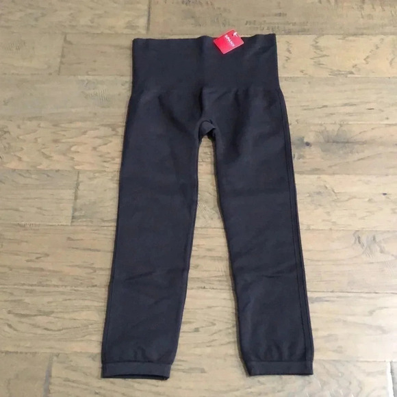 SPANX cropped lamn leggings very black Sz 1X New with Tags - Picture 3 of 7